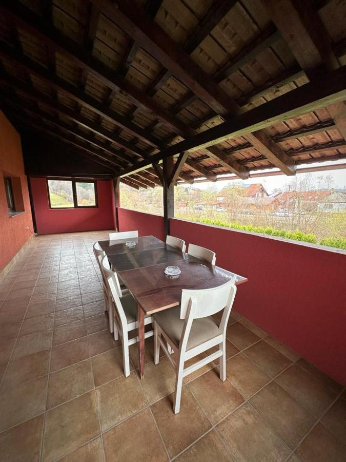 Pensiunea Floro Întorsura Buzăului Exterior foto