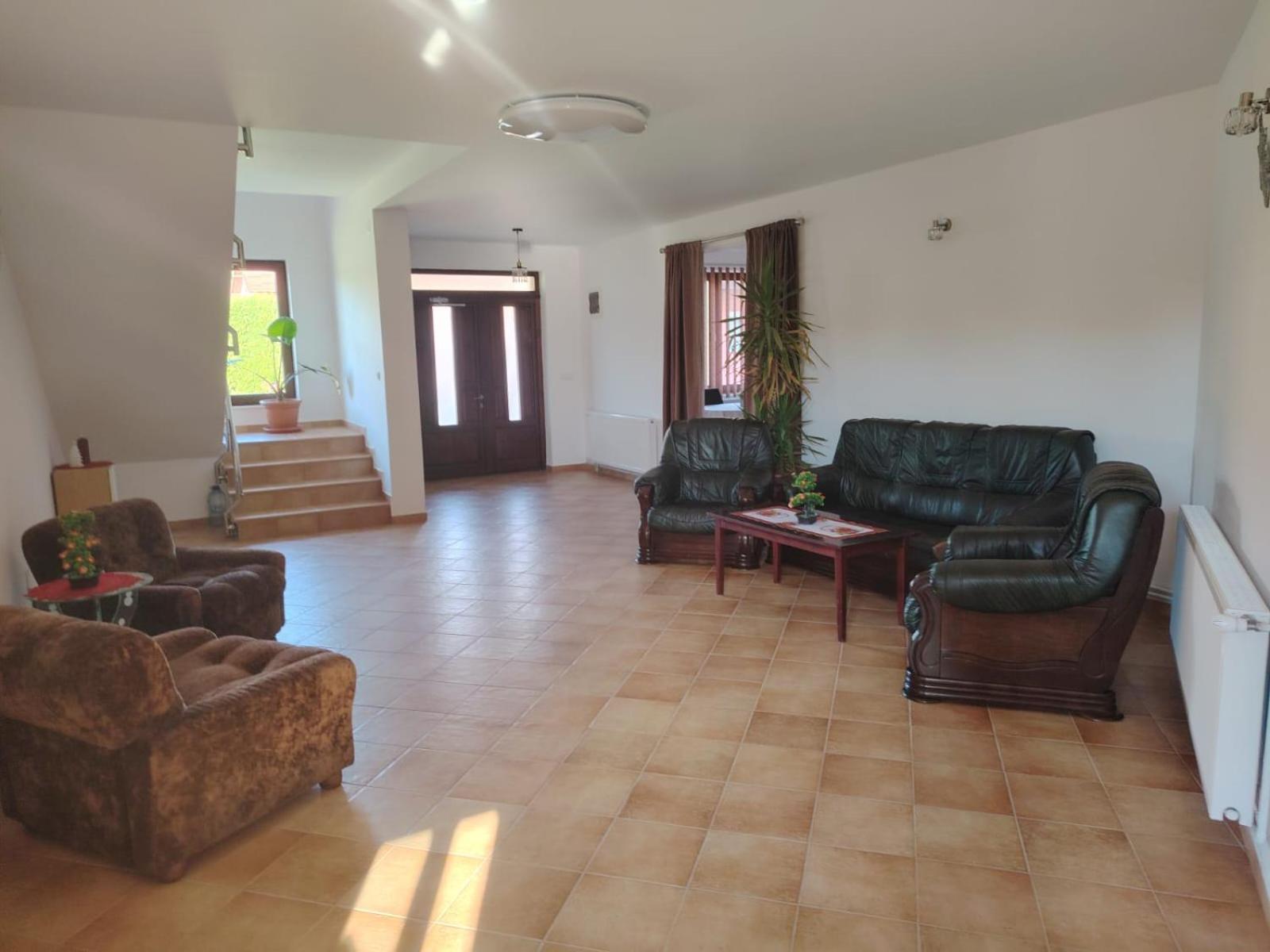 Pensiunea Floro Întorsura Buzăului Exterior foto